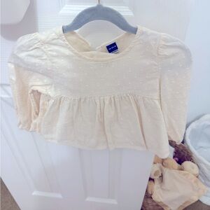 Sweet for pics. Great for everyday too! Precious details.